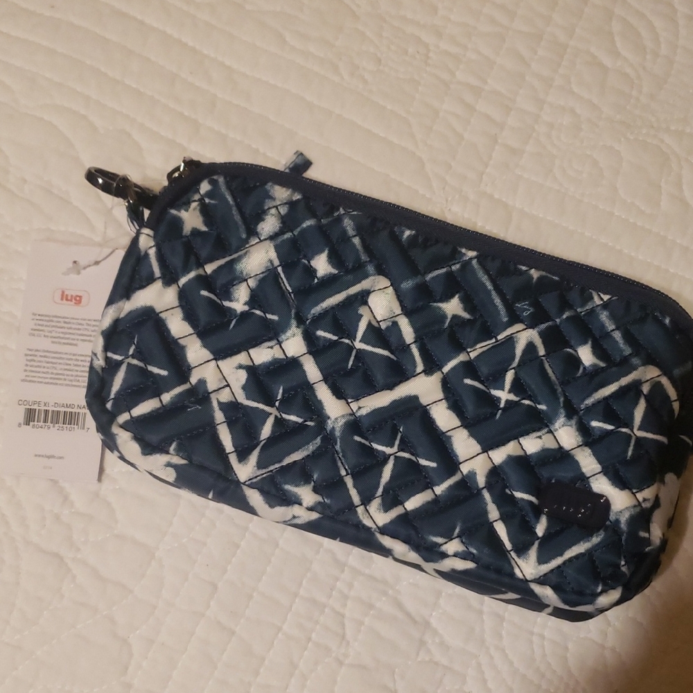 NWT Lug Coupe XL Diamond  NAVY Blue and White